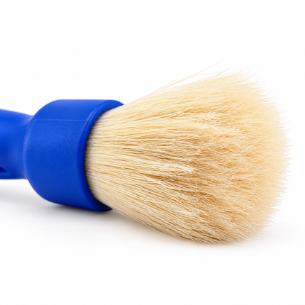 Detail světlých přírodních štětin štětce Exterior DualBrush™