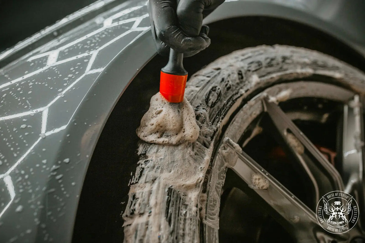Tire & Rubber Cleaner | Čistič pneumatik & pryže 1L